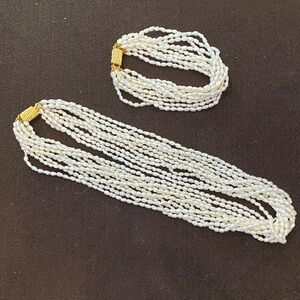 Elegant Freshwater Pearl Necklace and Bracelet Set